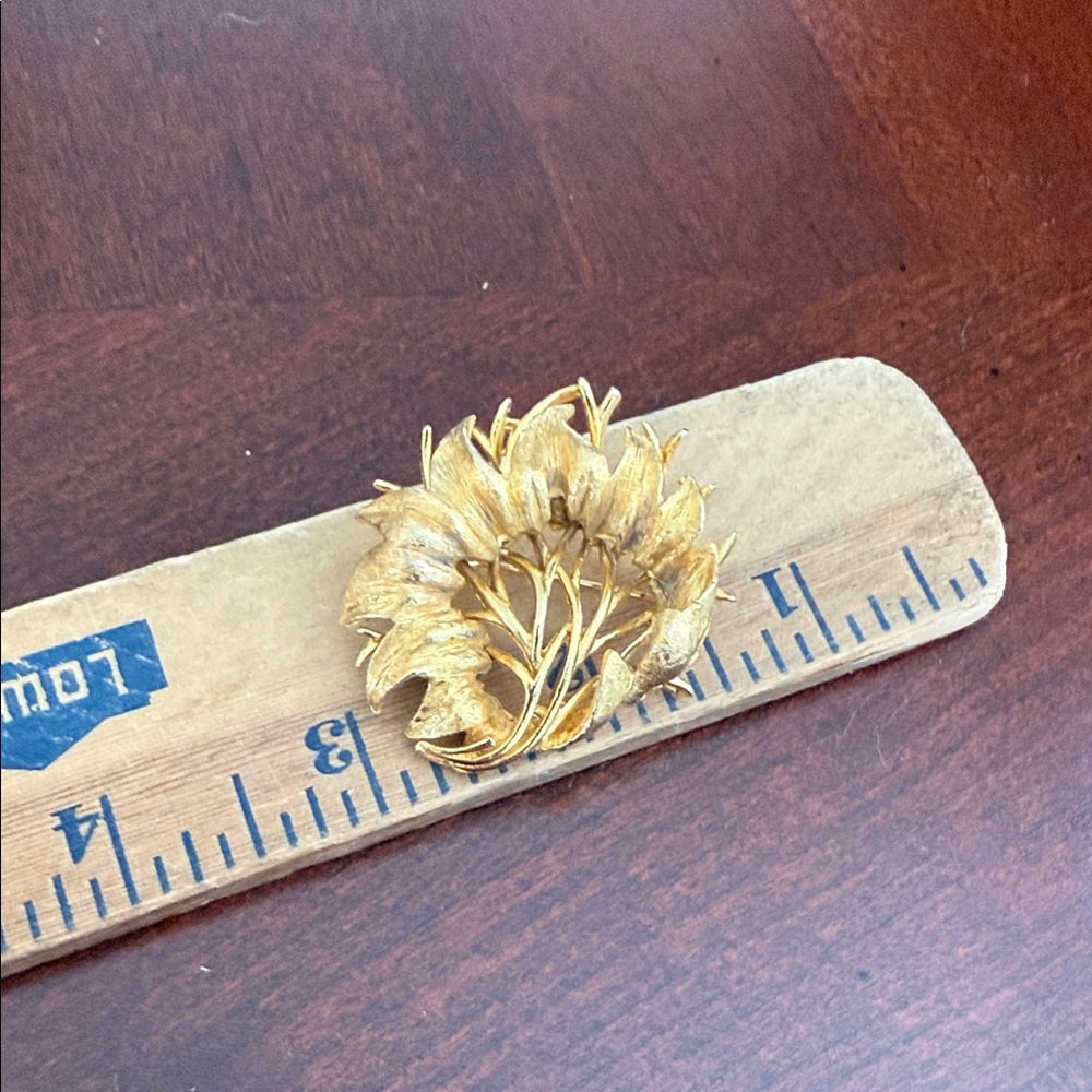 Vintage Gold Tone Brooch